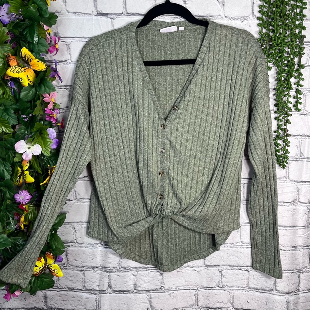 _🌼3/$30🌼NWOT So Ribbed Green Button Down Cardigan Size Small